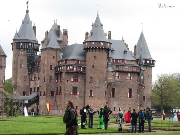 Замок де Хаар, самый большой замок в Нидерландах